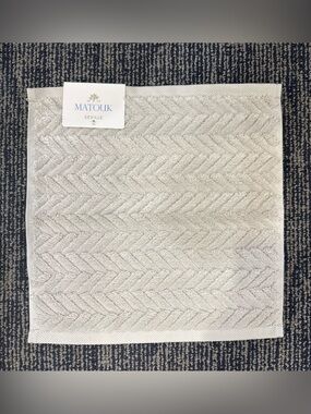 Matouk Seville Washcloth 12 X12 Marble Color Loose Braid Pattern 100% Cotton NWT